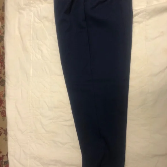 Suits - Picture 6 of 6